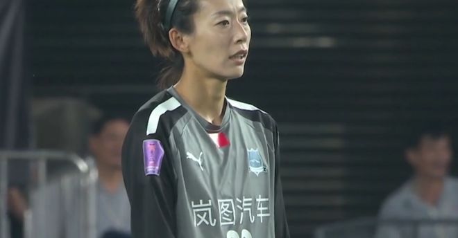 武漢女足背水一戰(zhàn)！亞冠決賽75分鐘丟球，淘汰賽0失球紀(jì)錄告破