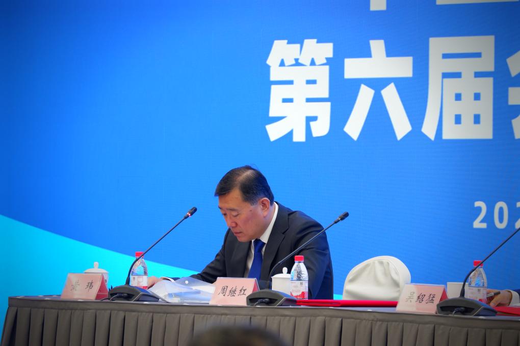中国游泳协会副主席黄玮：洛杉矶奥运周期竞争激烈 以“三从一新”为训练理念