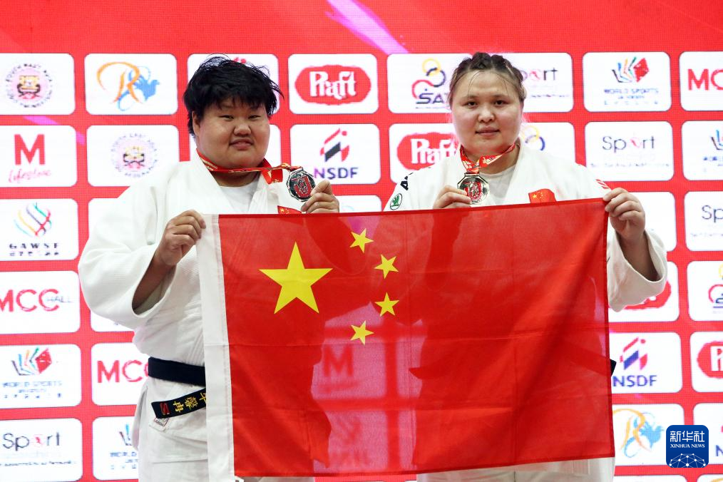 亚锦赛：中国选手包揽女子78公斤以上级冠亚军
