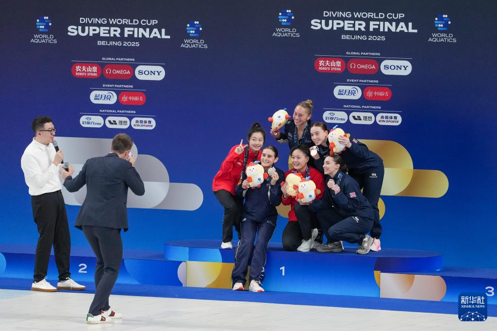 跳水世界杯总决赛：昌雅妮/陈艺文获女子双人3米板冠军