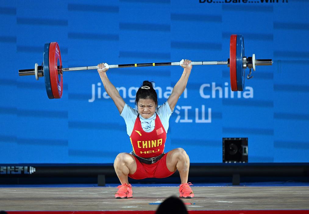 举重亚锦赛：赵金红包揽女子45公斤级三项冠军  打破抓举世界纪录