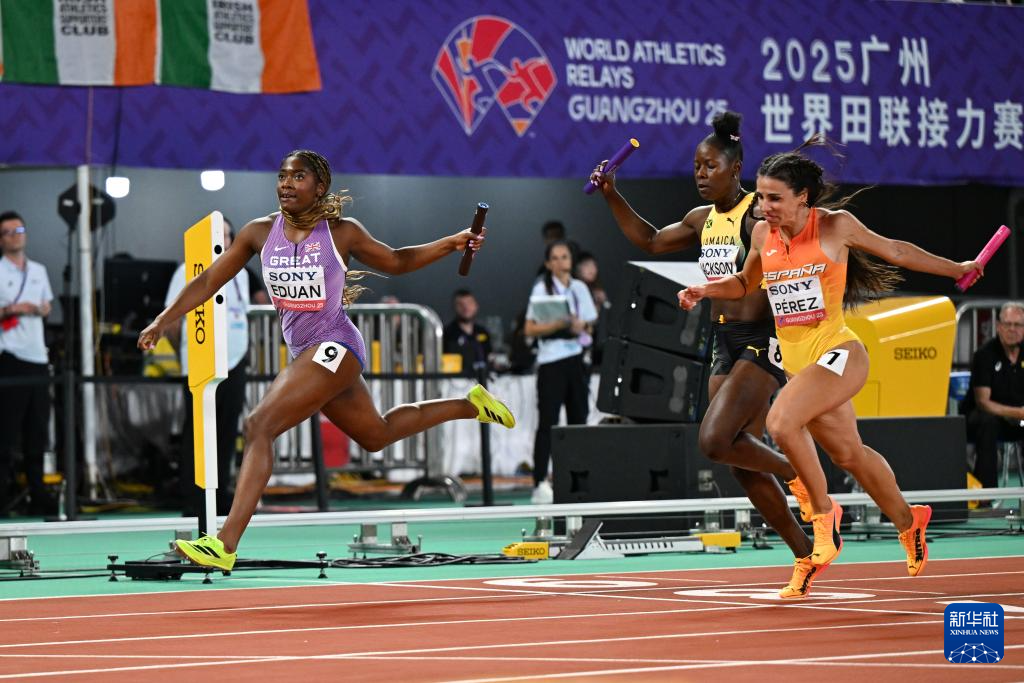 世界接力赛：英国队获女子4X100米接力冠军