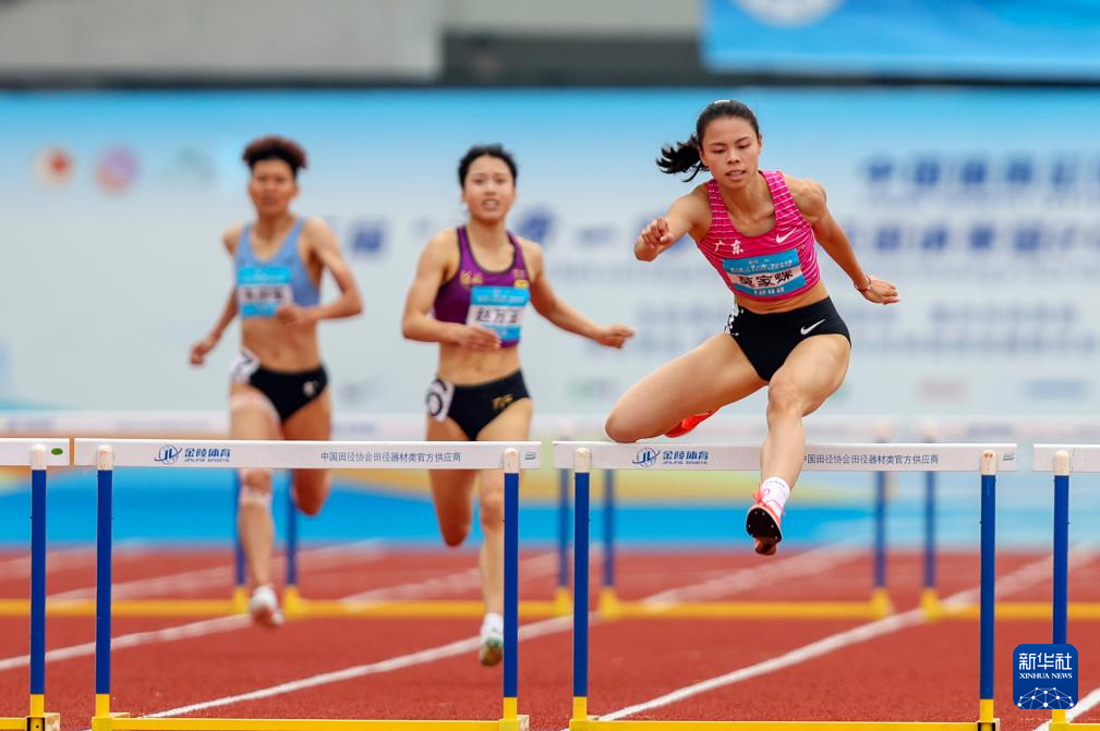 全国田径大奖赛第三站：莫家蝶夺得女子400米栏冠军