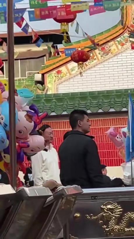 刘维伟老婆:道德败坏仍旧可在国企就职,拿着几百万年薪胡作非为