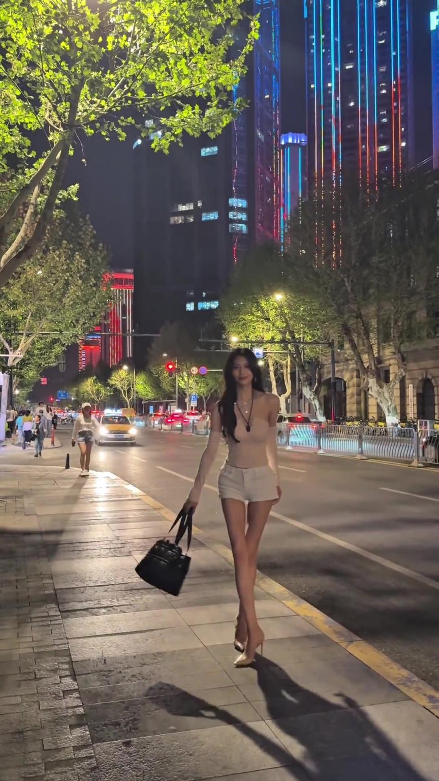 街球解说盼盼：怎么走几步就把你拿下了