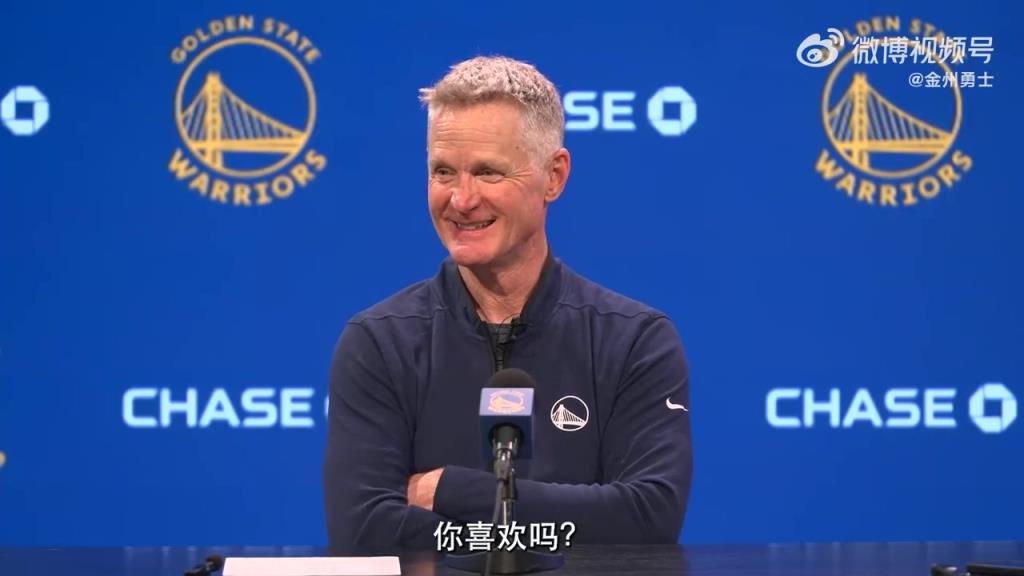 科尔谈巴特勒：把球给他 拉开空间就行 有他太棒了！