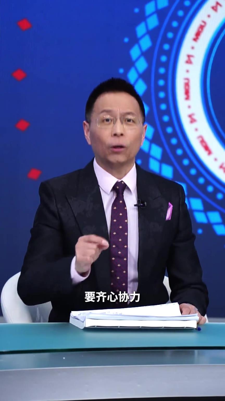 詹俊：利物浦可能在联赛冠军板上钉钉时，宣布和萨拉赫范迪克续约