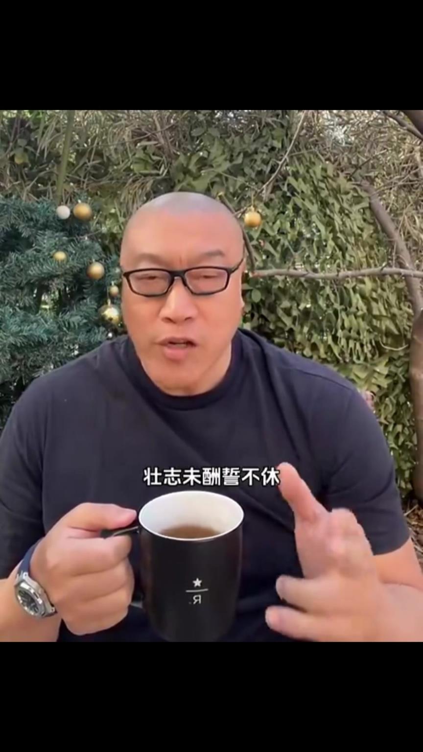 马健：勇士和森林狼都输球啦！湖人马上詹姆斯也要回来了，这下算是渡过难关了