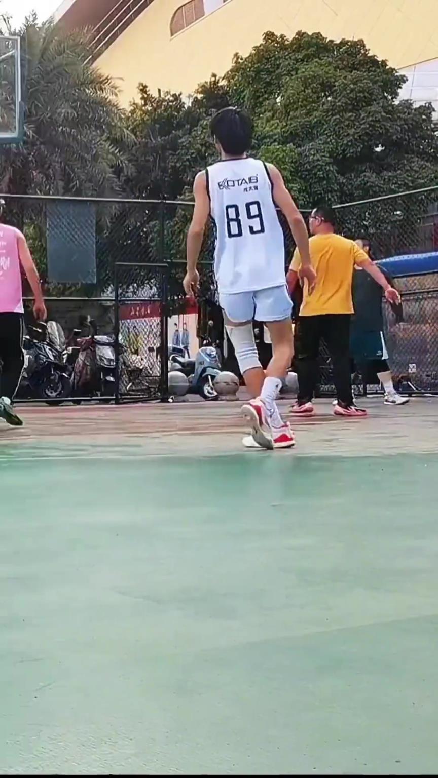这种人是野球场最受欢迎的？赤木：谁控制住篮板就能取胜！