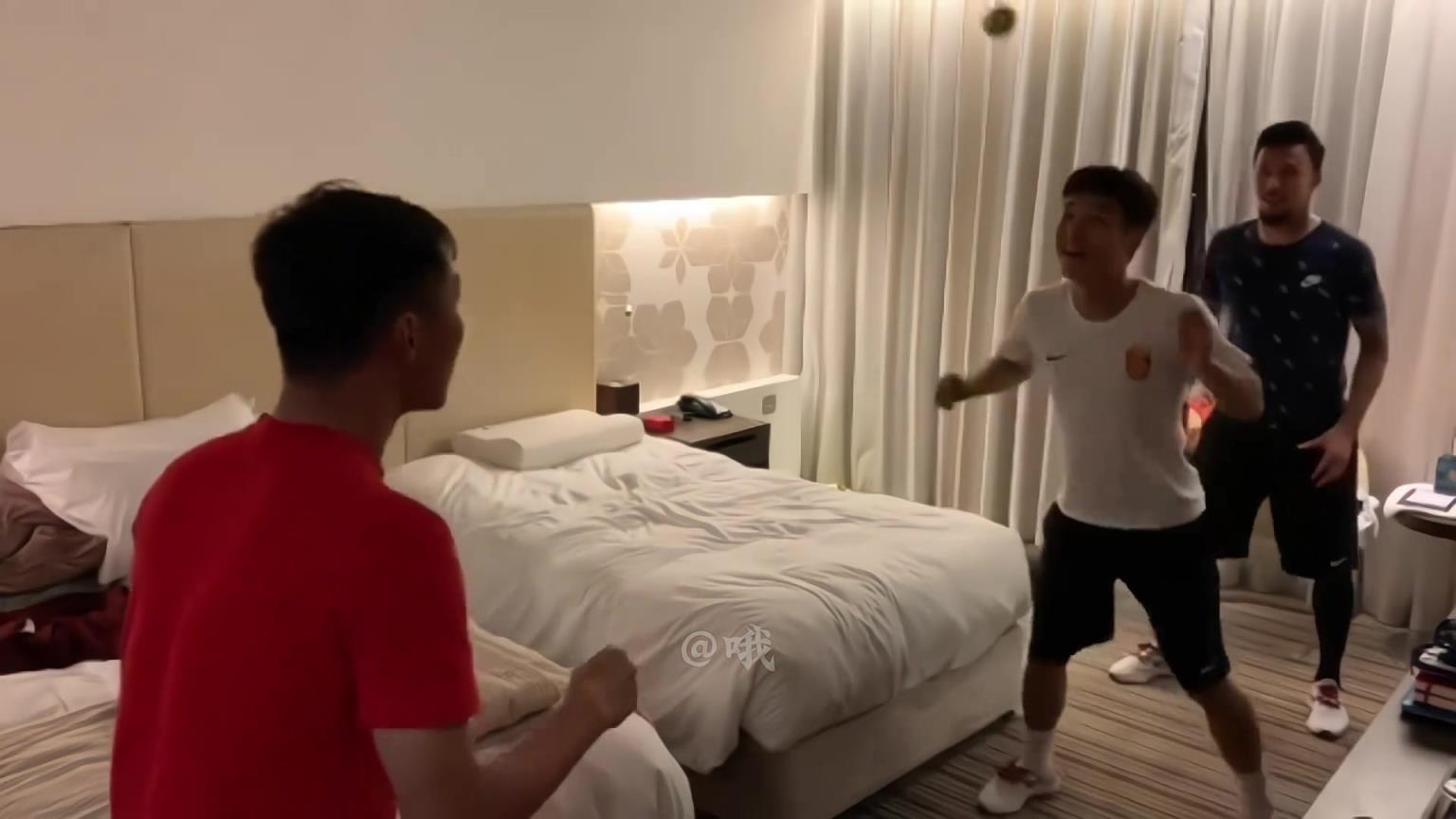 国足的三大支柱（逗比）3个队长可现在都不在国家队了