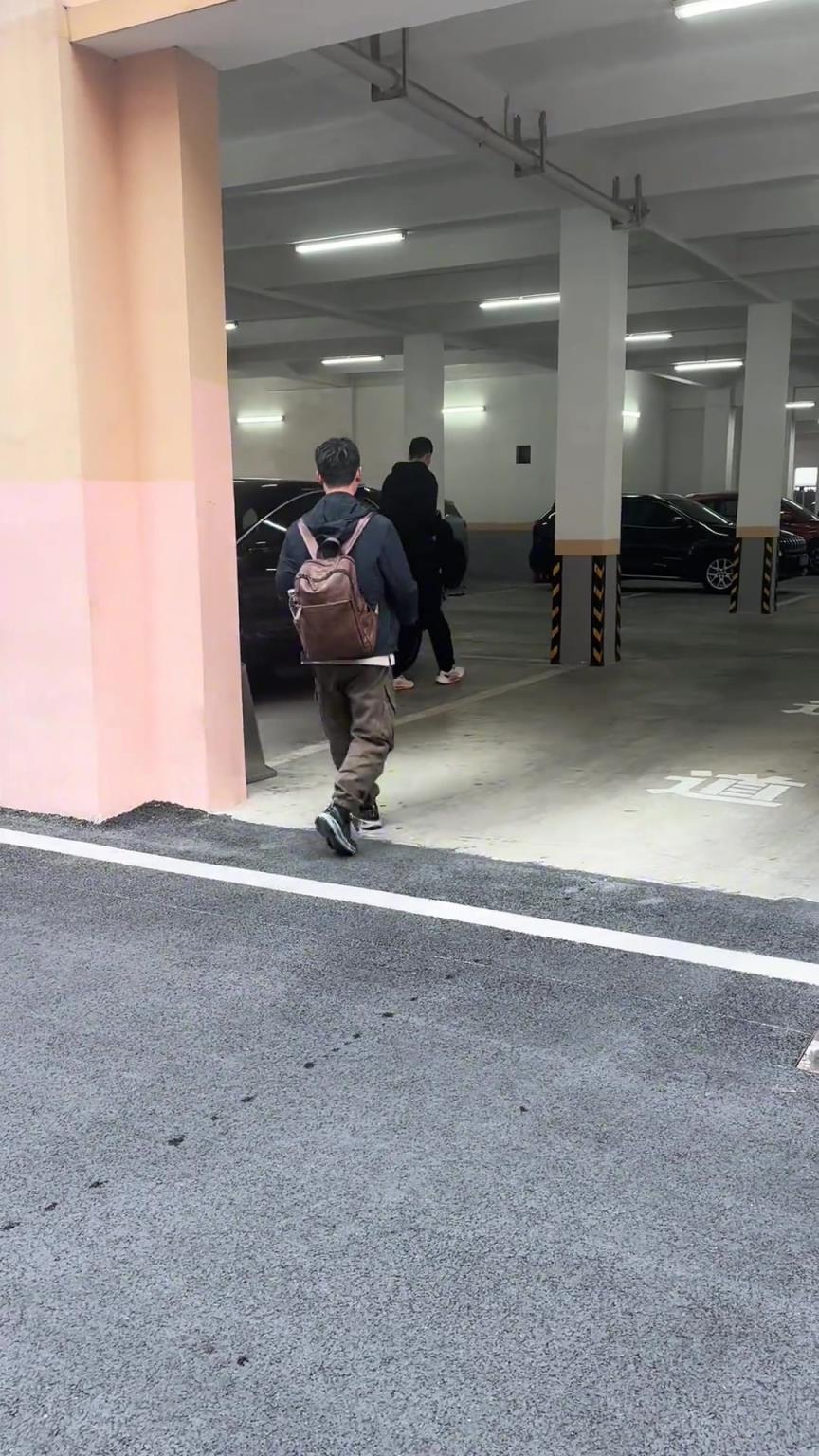 换新车了！任指导上手了一辆“波子”