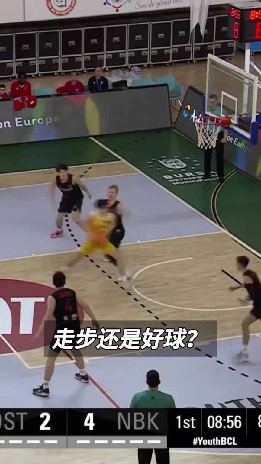 吧友们让我们逐帧分析这虚晃上篮 是走步还是好球？