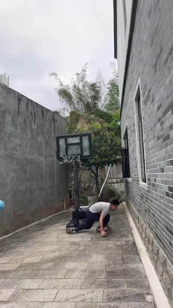 弹跳、核心在野球场中年人兄是强悍的了