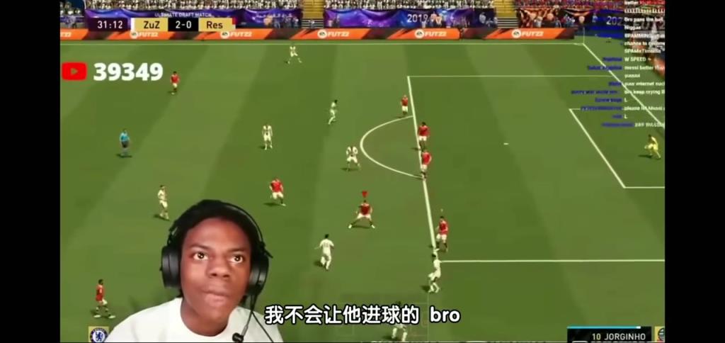 爆锤观众？甲亢哥玩足球游戏，被对手用梅西戏耍，然后气急败坏！