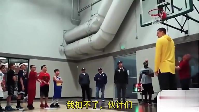 不会扣篮的约基奇是怎么成为NBA第一人的