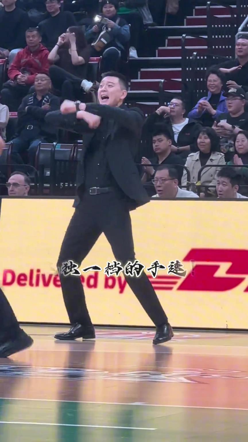 杨鸣主帅之爱的魔力转圈圈！