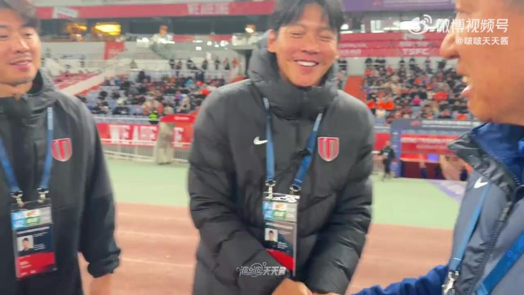 老乡见老乡！泰山教练组和成都教练组一共多少韩国人？