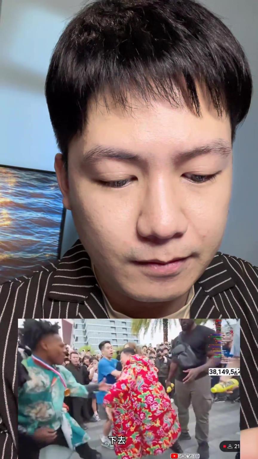 节目效果还是！？卤鹅哥现场抱住甲亢哥的女翻译不放手