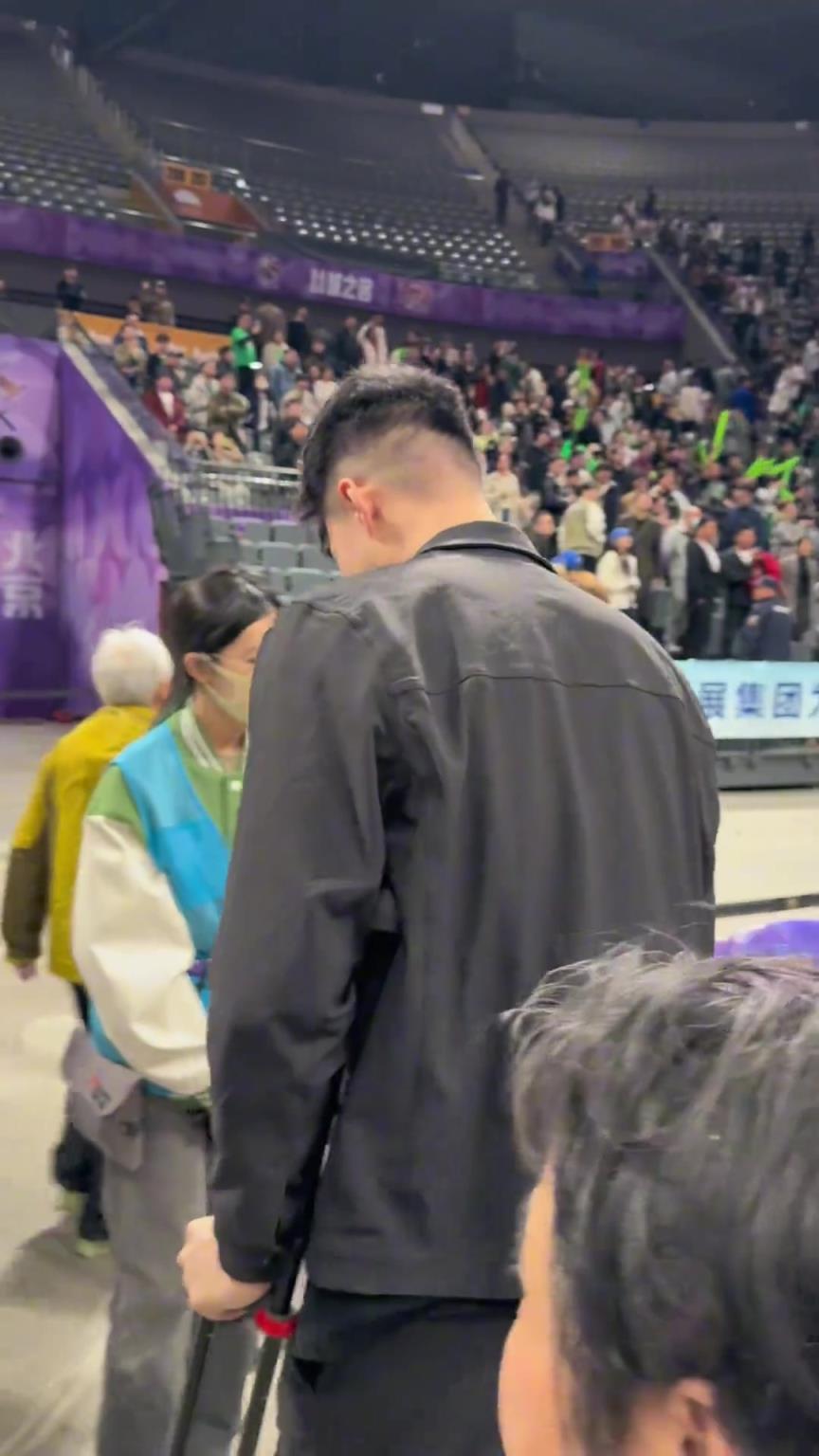 顶级后卫的视野从不错过任何一个空位球员 ！