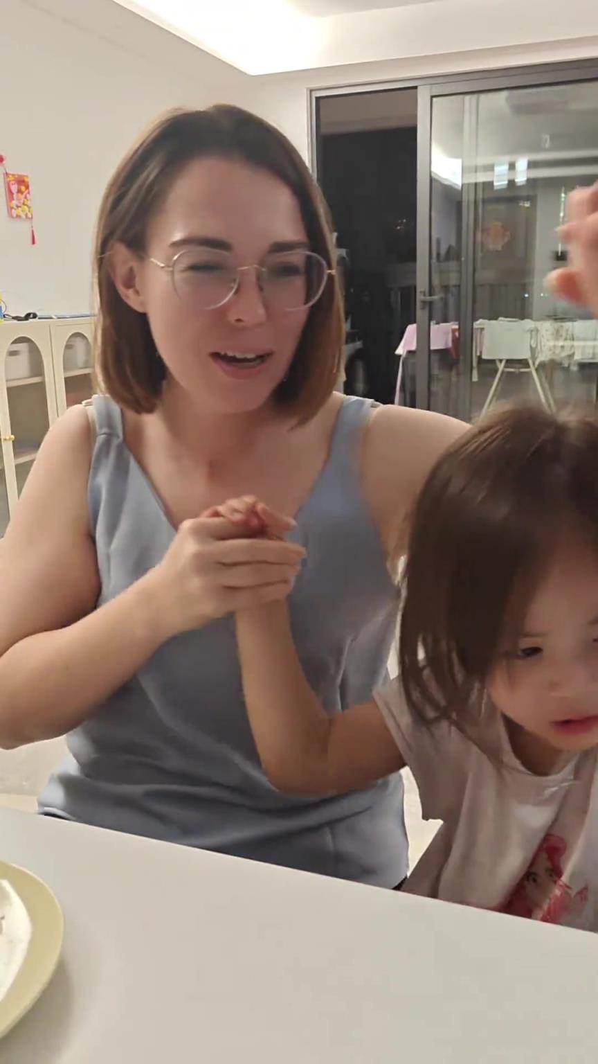 娶了澳洲媳妇儿的球迷：国足0-2澳大利亚影响家庭团结