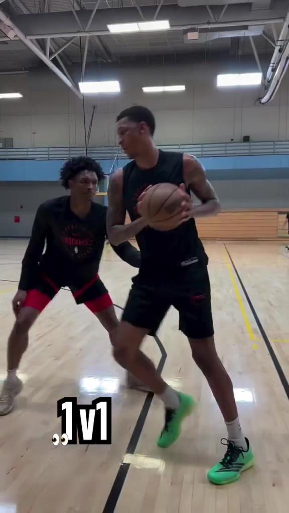 阿门&伊森&小贾！火箭三大锋线单挑 谁也防不住谁啊