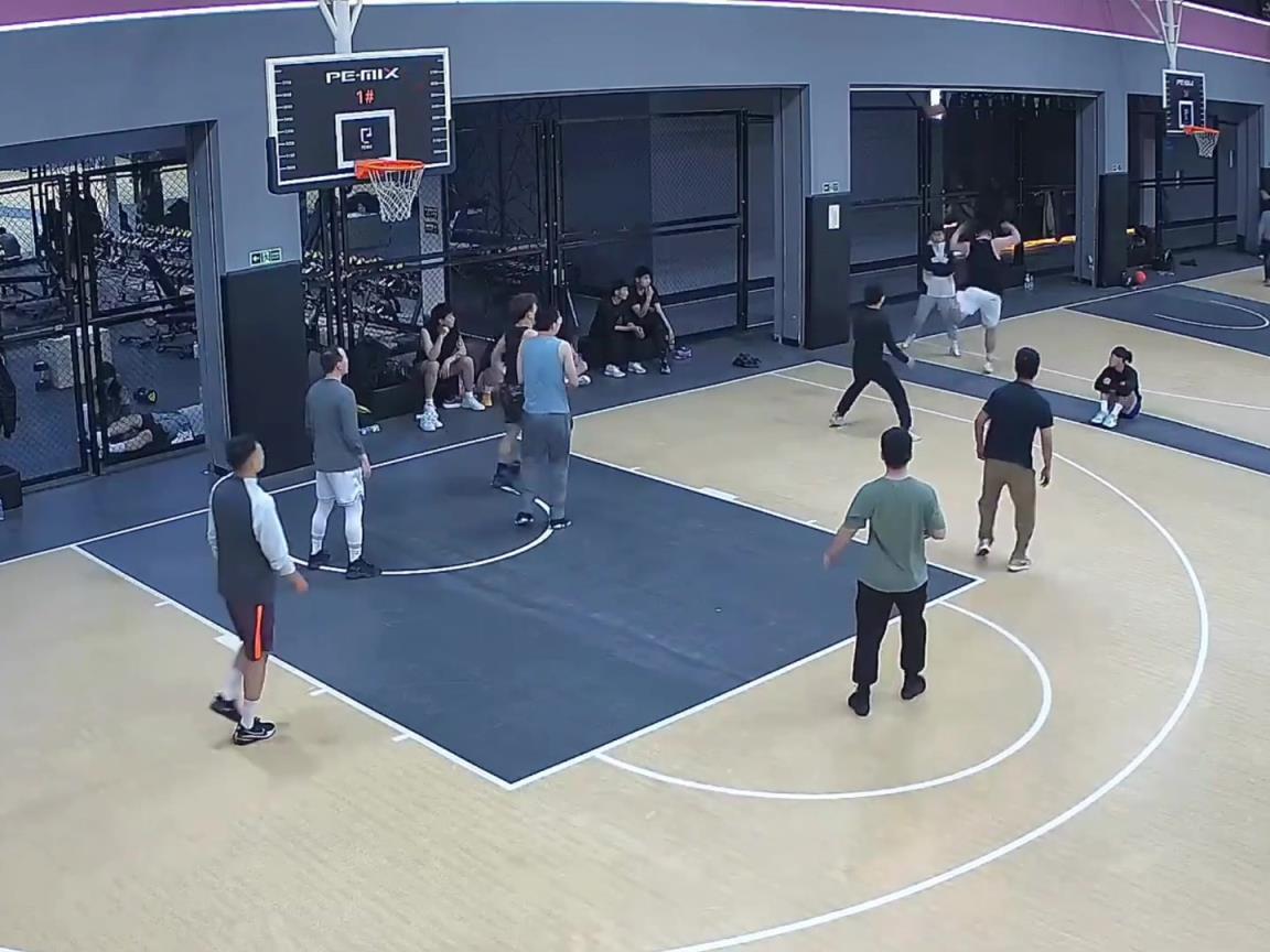 出界球变成绝杀球！这放NBA也是历史最佳之一吧