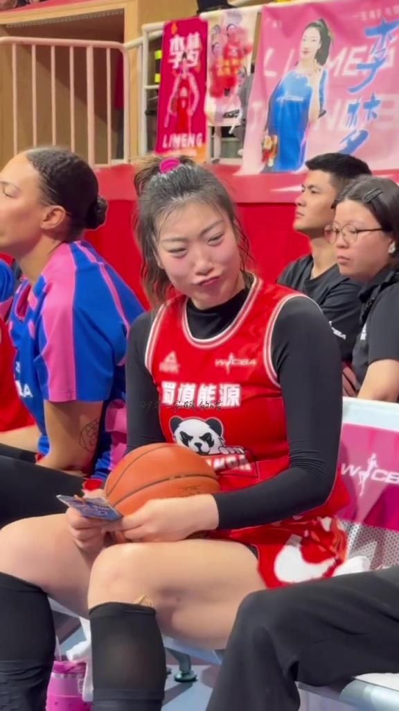 哎哟我去，李梦这撒娇你们受得了嘛