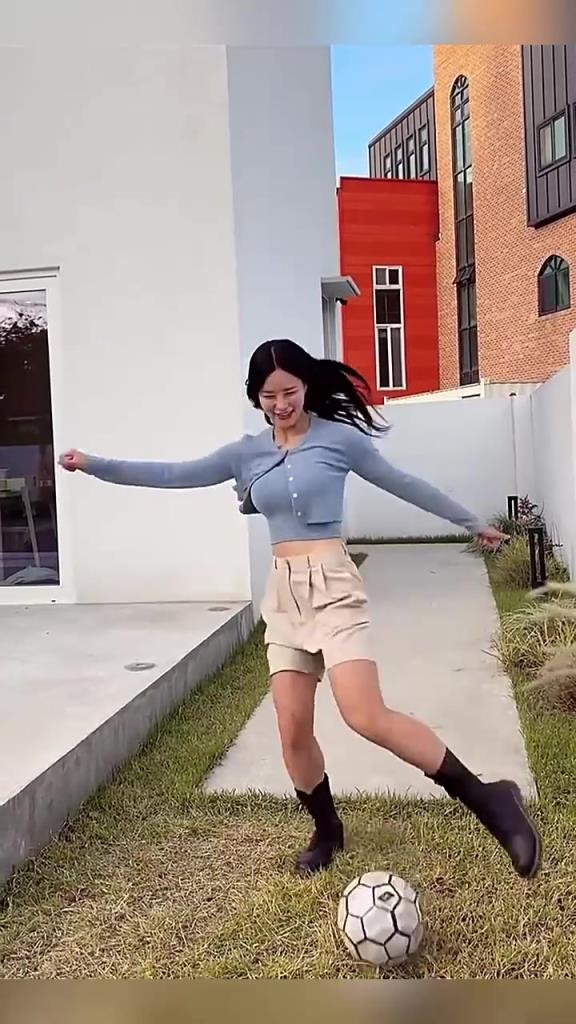 好好珍惜！有一个喜欢足球的女友是一种什么体验？