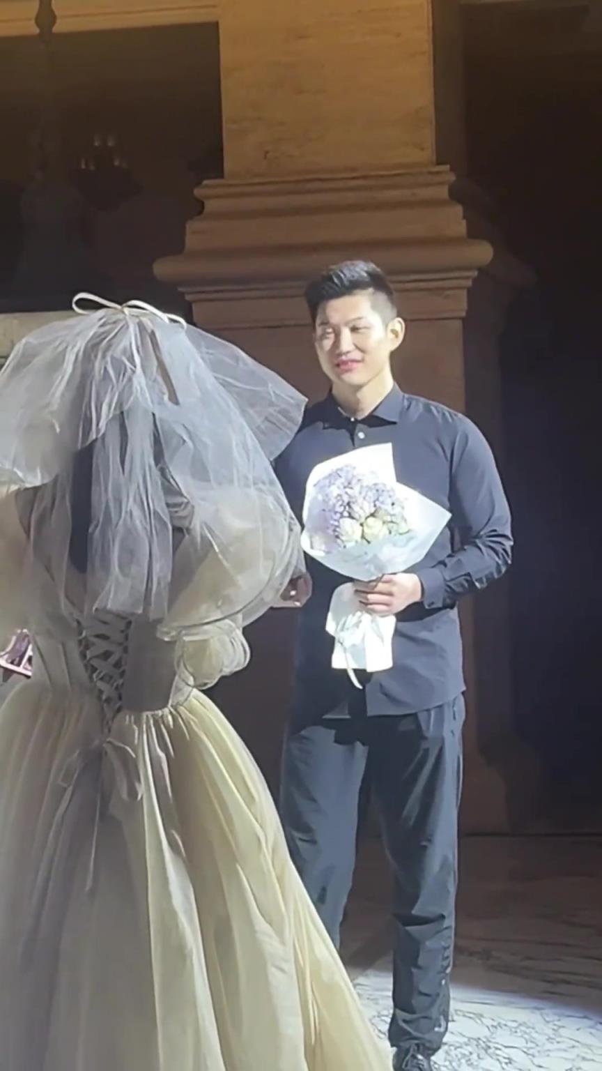 真滴浪漫啊！主播王嘉琦“密谋”像女友吴迪求婚的经历~