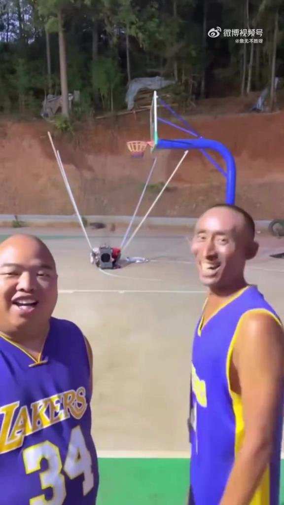 贵州版本的OK组合，这两人流量也是相当火爆