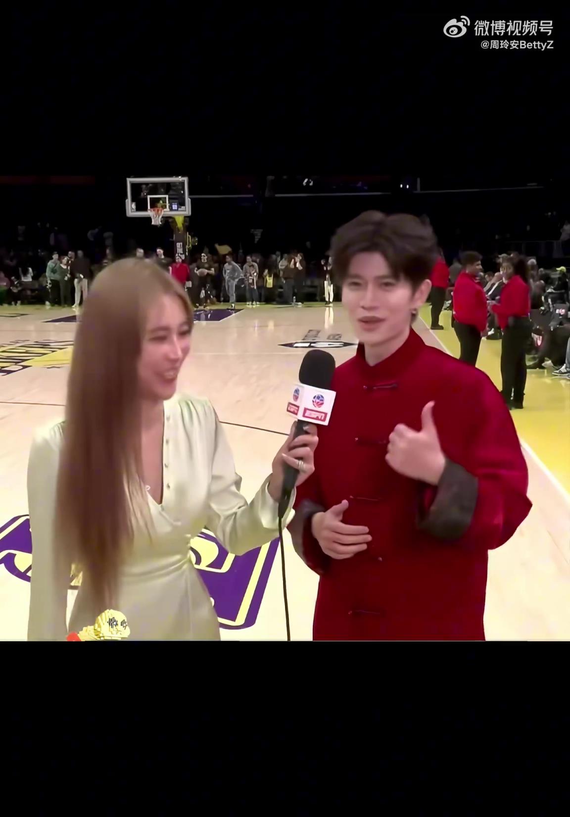NBA资深铁粉演员任嘉伦：因姚明开始看NBA 主队是火箭！