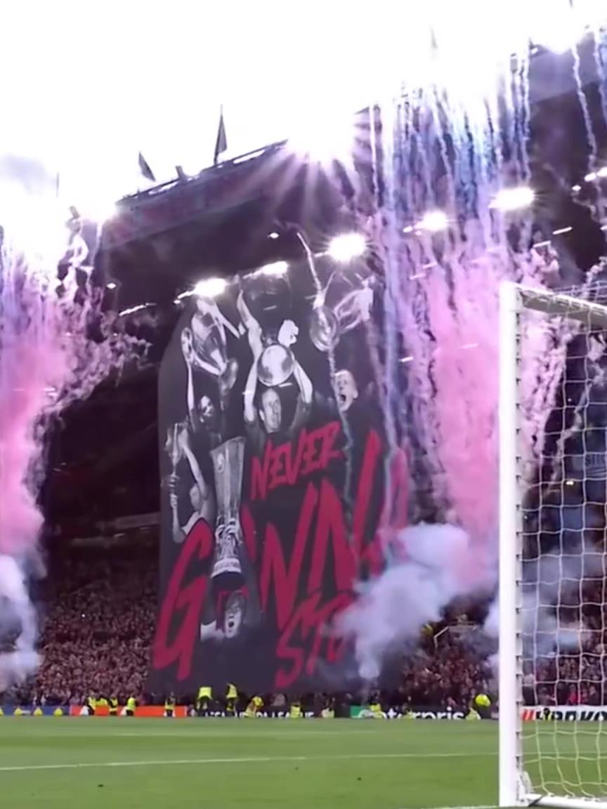 第一次见老特拉福德这么大的TIFO