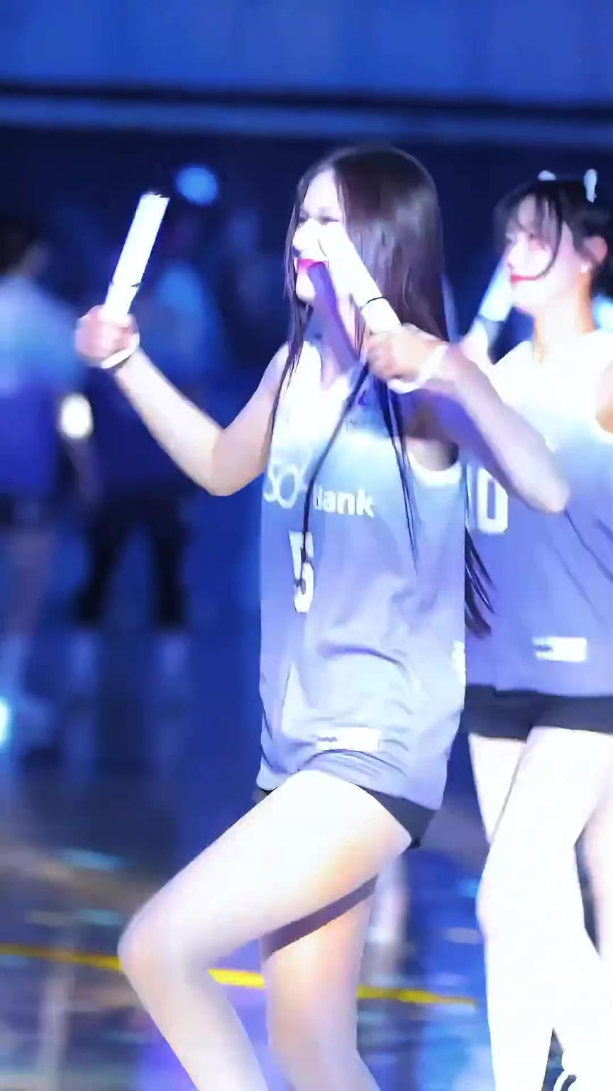 满屏大长腿谁能不爱看呢！