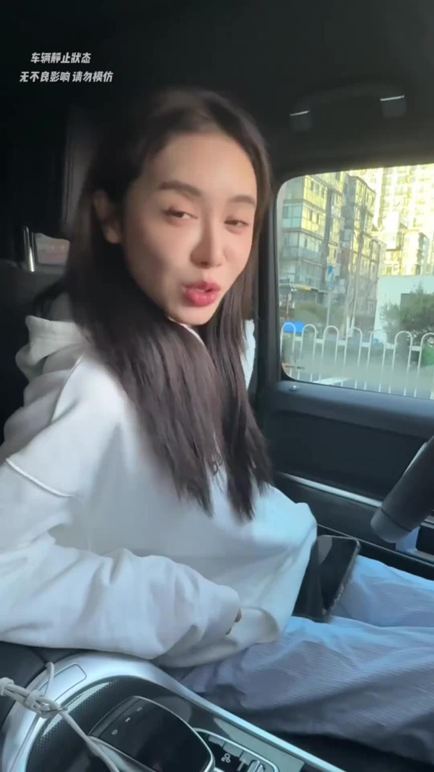 厉害了娜姐！美娜晒Vlog：上央视一展“百灵鸟”般的歌喉
