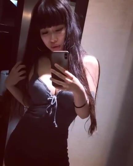 不愧是海淀蔡依林大老师这身材是国内女主持的天花板啊~