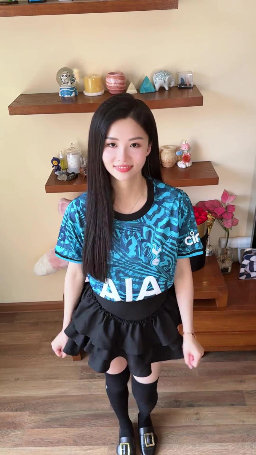 说一声梦鸽真可爱不过分吧~梦鸽是众多足球女博主最耐看的