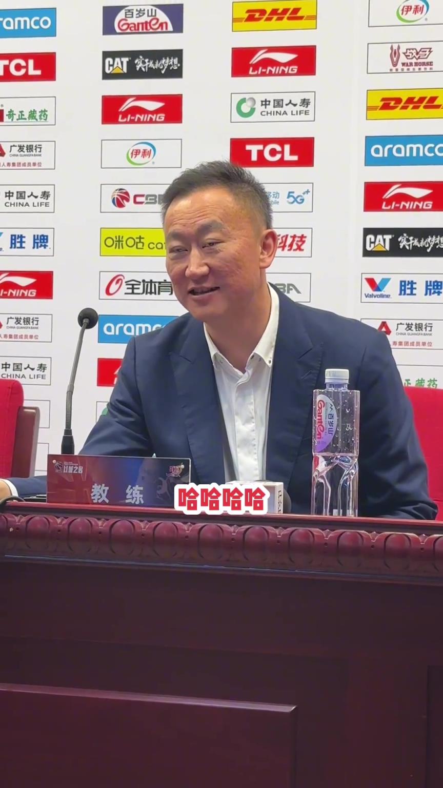 2-1领先了还想回杭州吗？刘维伟笑了：问这么敏感的问题吗？