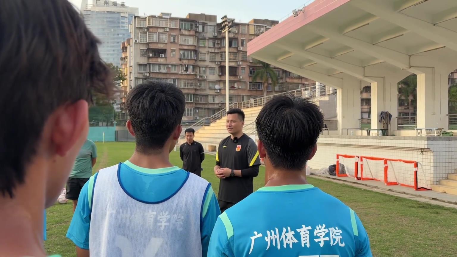 教练说他拿过两次亚冠冠军！中超冠军拿到手软！