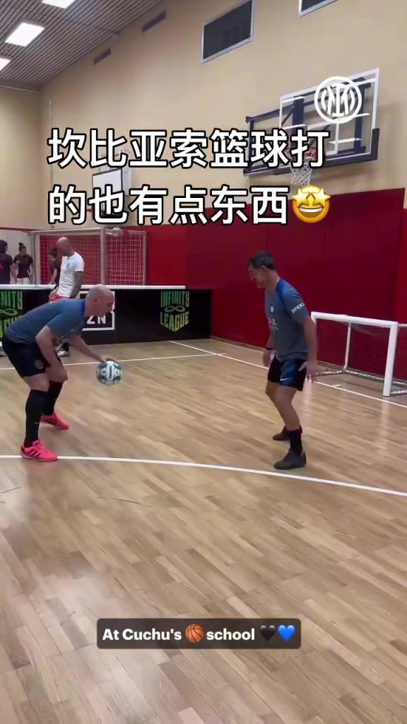 坎比亚索这篮球打得有模有样这一手小勾手和跳投~