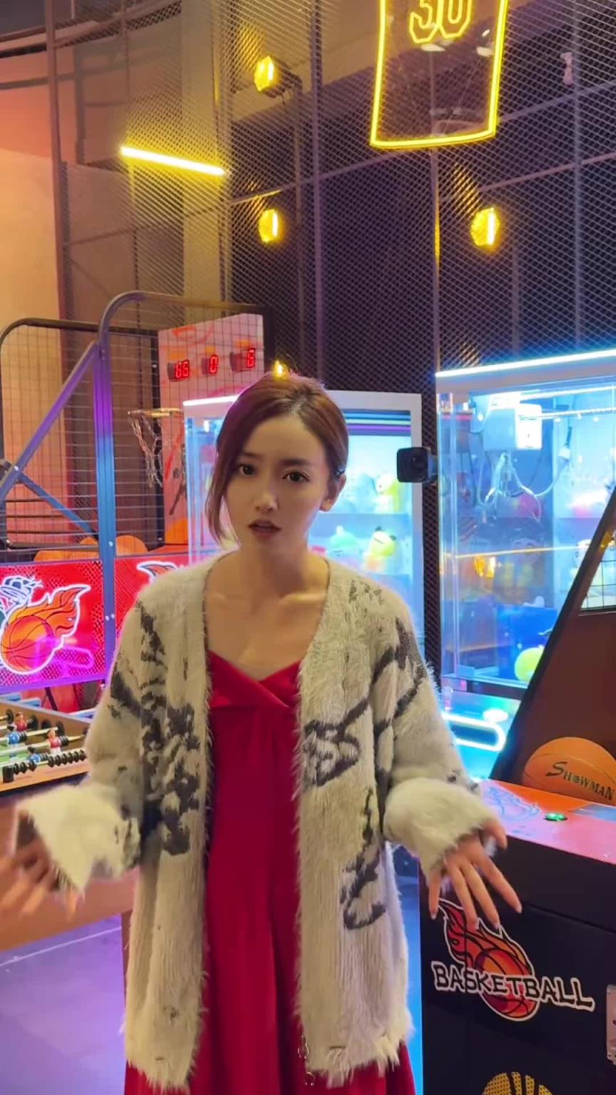 佳依：真是被森林狼活活投死 争点气吧哥哥们