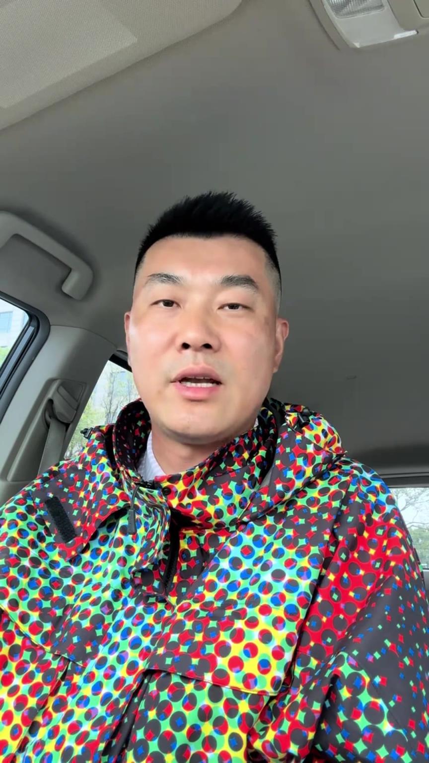 王仕鹏吐槽湖人球迷没素质：一输球就把生殖器挂嘴边，打得差还不让人说？