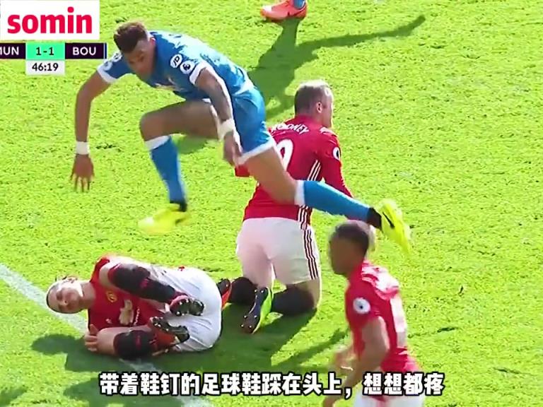 明斯回访时一脚踩在大伊布脑袋上，大伊布选择直接在场上肘击回应