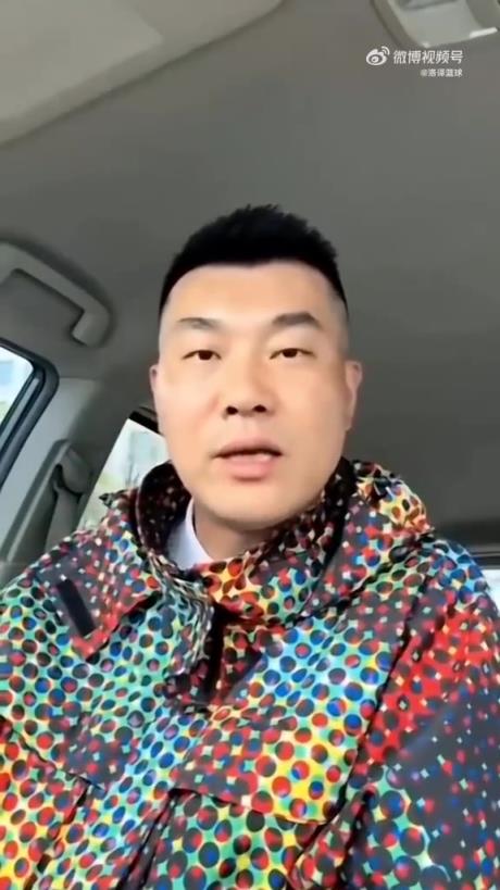 王仕鹏昨日怒怼湖人球迷：玻璃心简直了，没素质到极点了！
