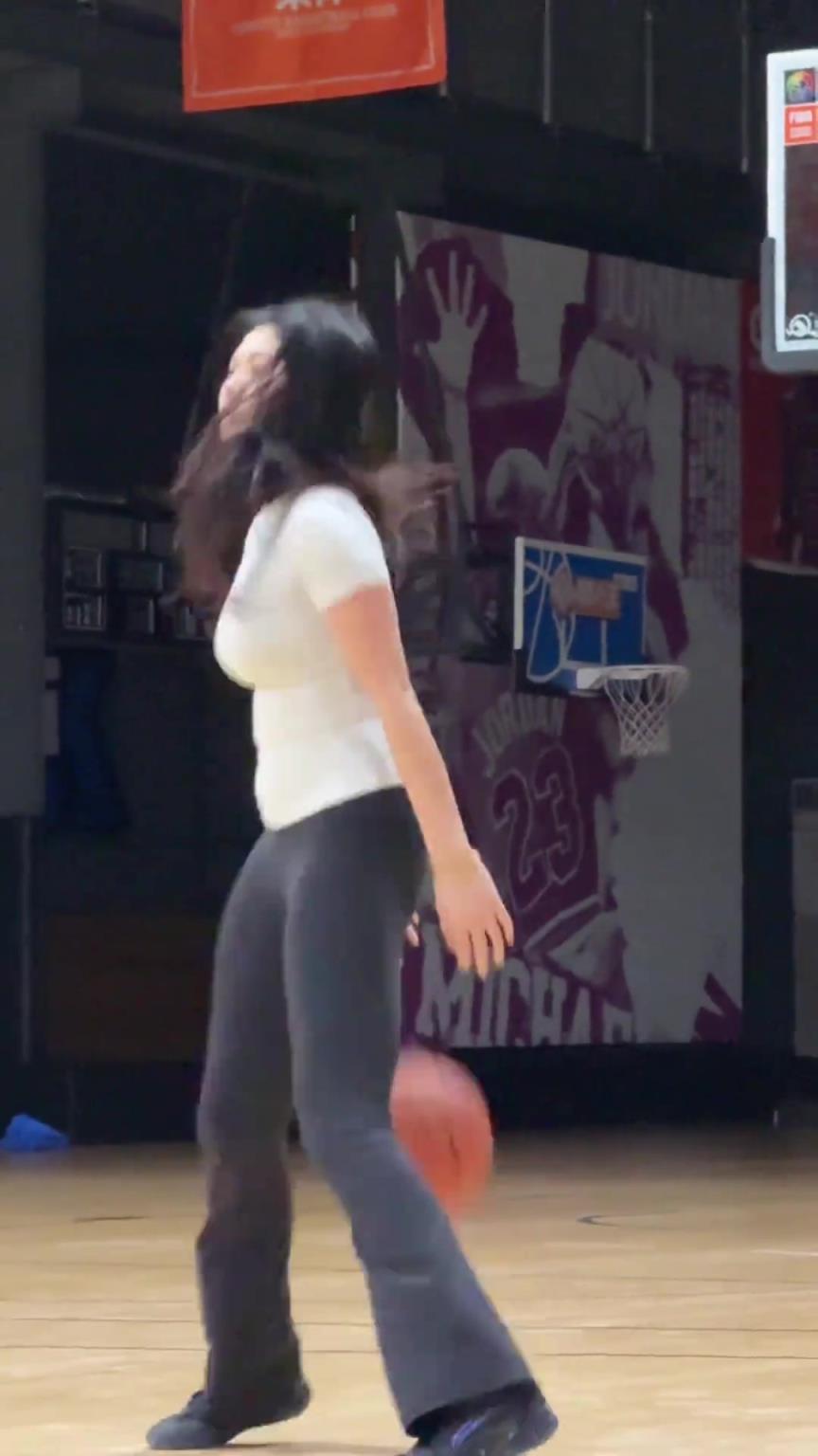 肘子姐沁纯这个抖动运球节奏如何