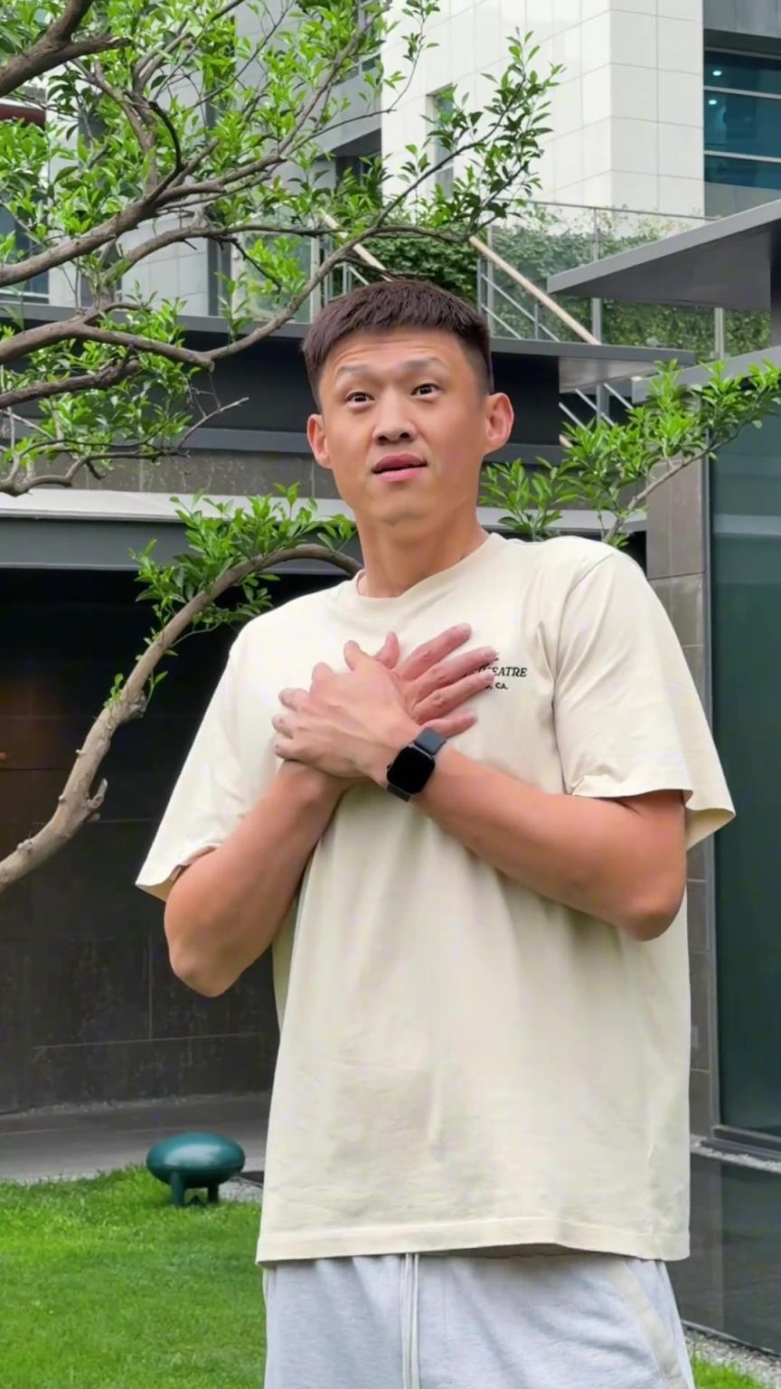 小美姐好美呀！周队就随便吧~
