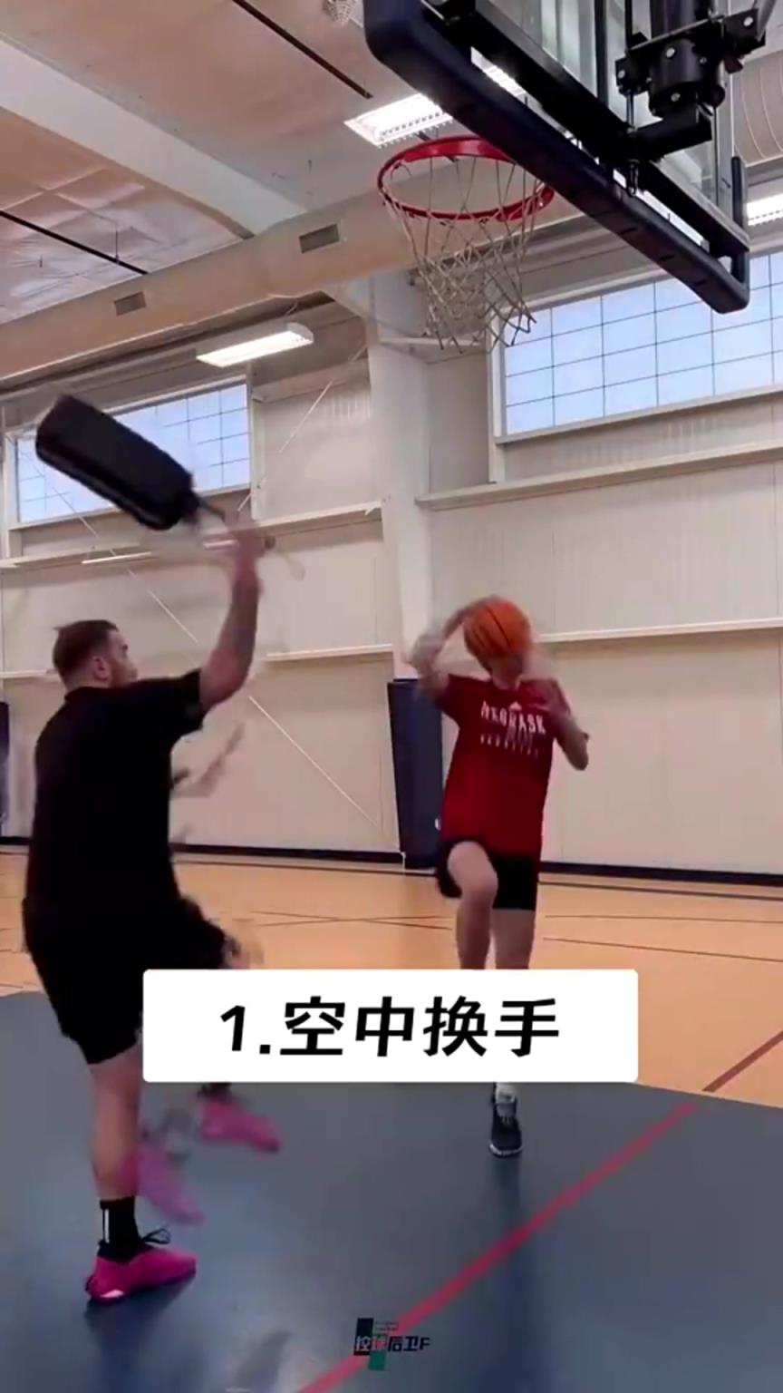 妳也挺牛啊！小姐姐展示欧文的6种拉杆上篮