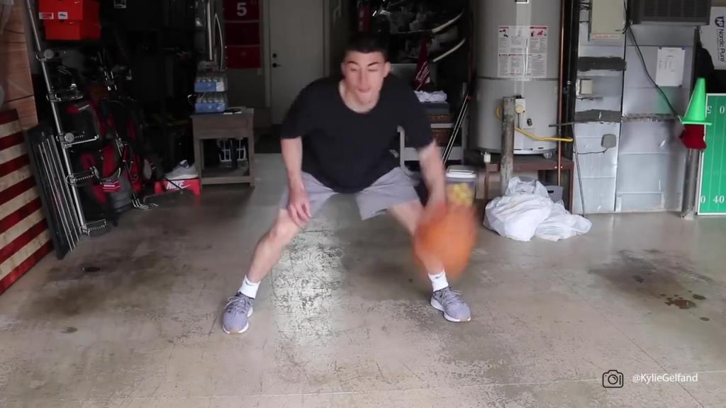 变态的基本功！普理查德获最佳第六人 这段车库运球真是百看不厌