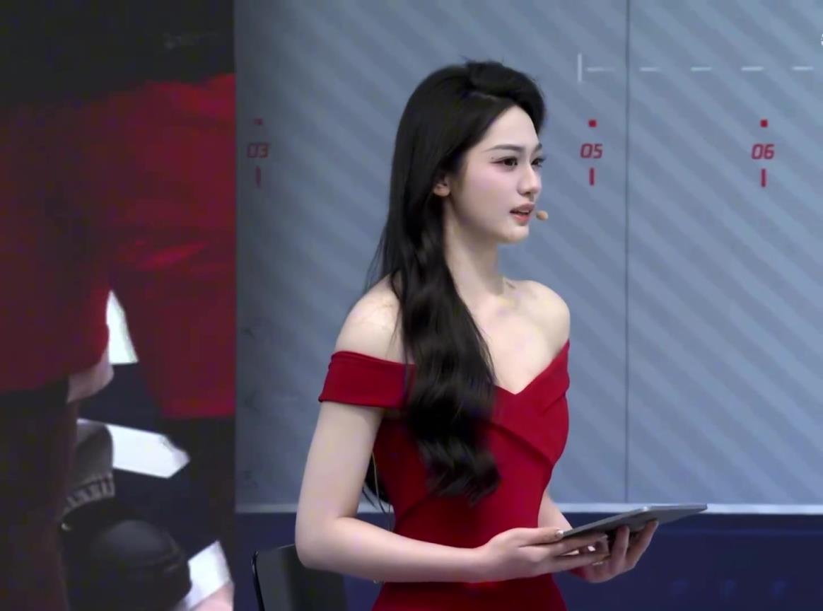 现在的篮球女主播真是越来越美了