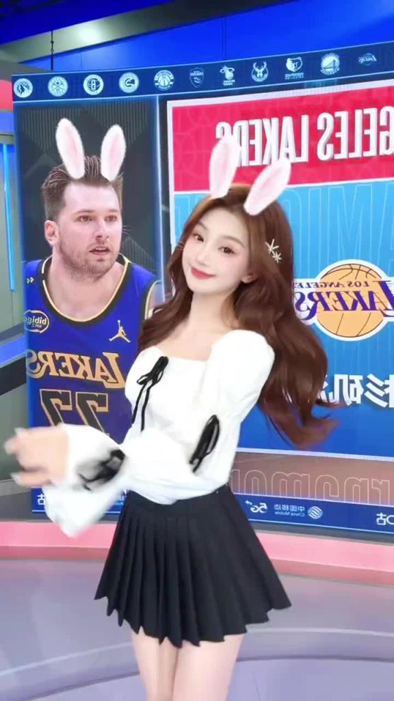 美女主播魏欣怡：欢迎朋友们来电点戈～
