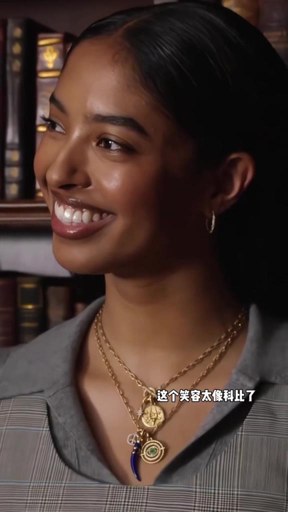 越来越漂亮了！科比大女儿娜娜更新社媒宣传毕业季：翻开下一章~